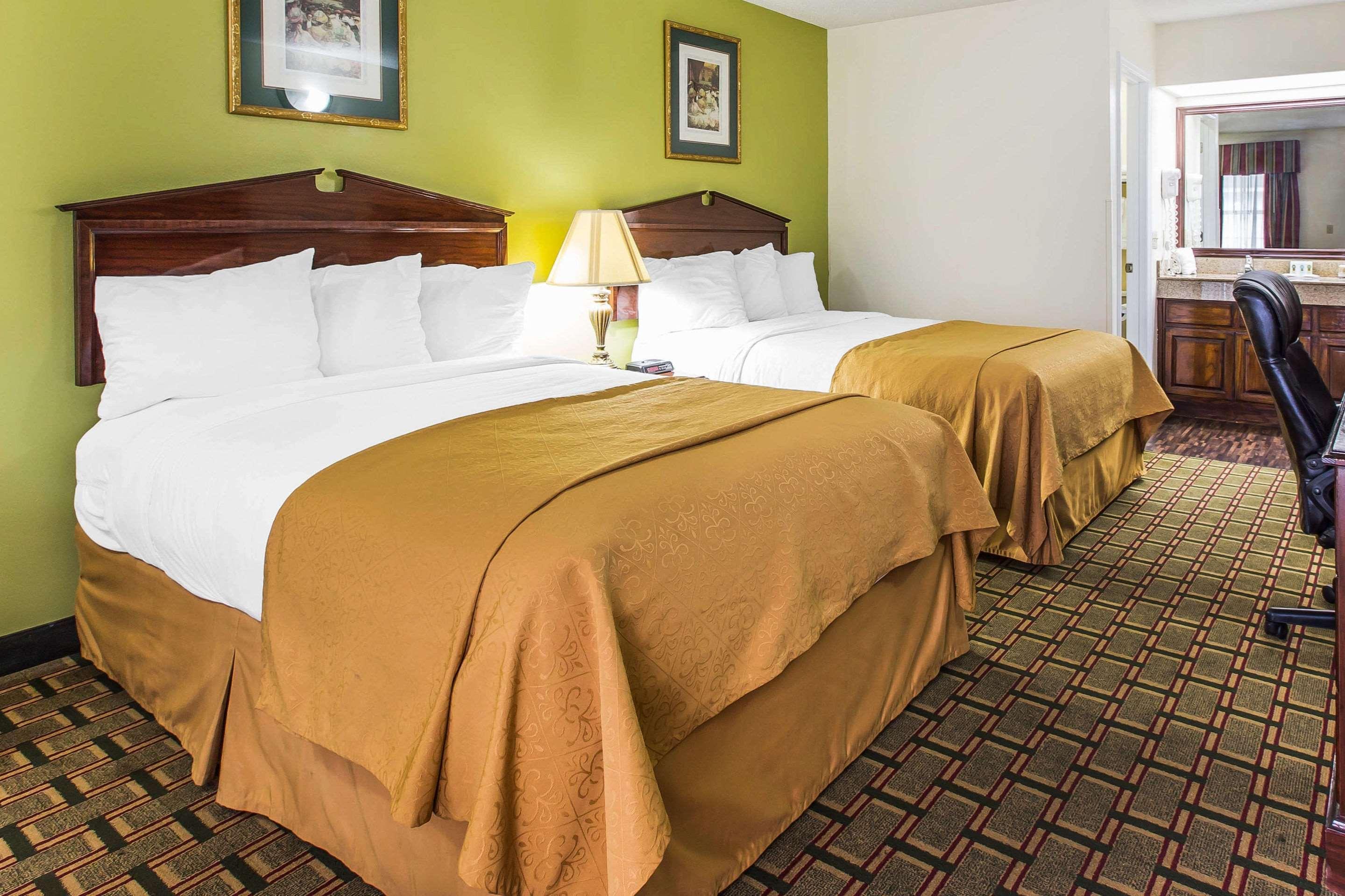 Quality Inn Eastman Exterior photo