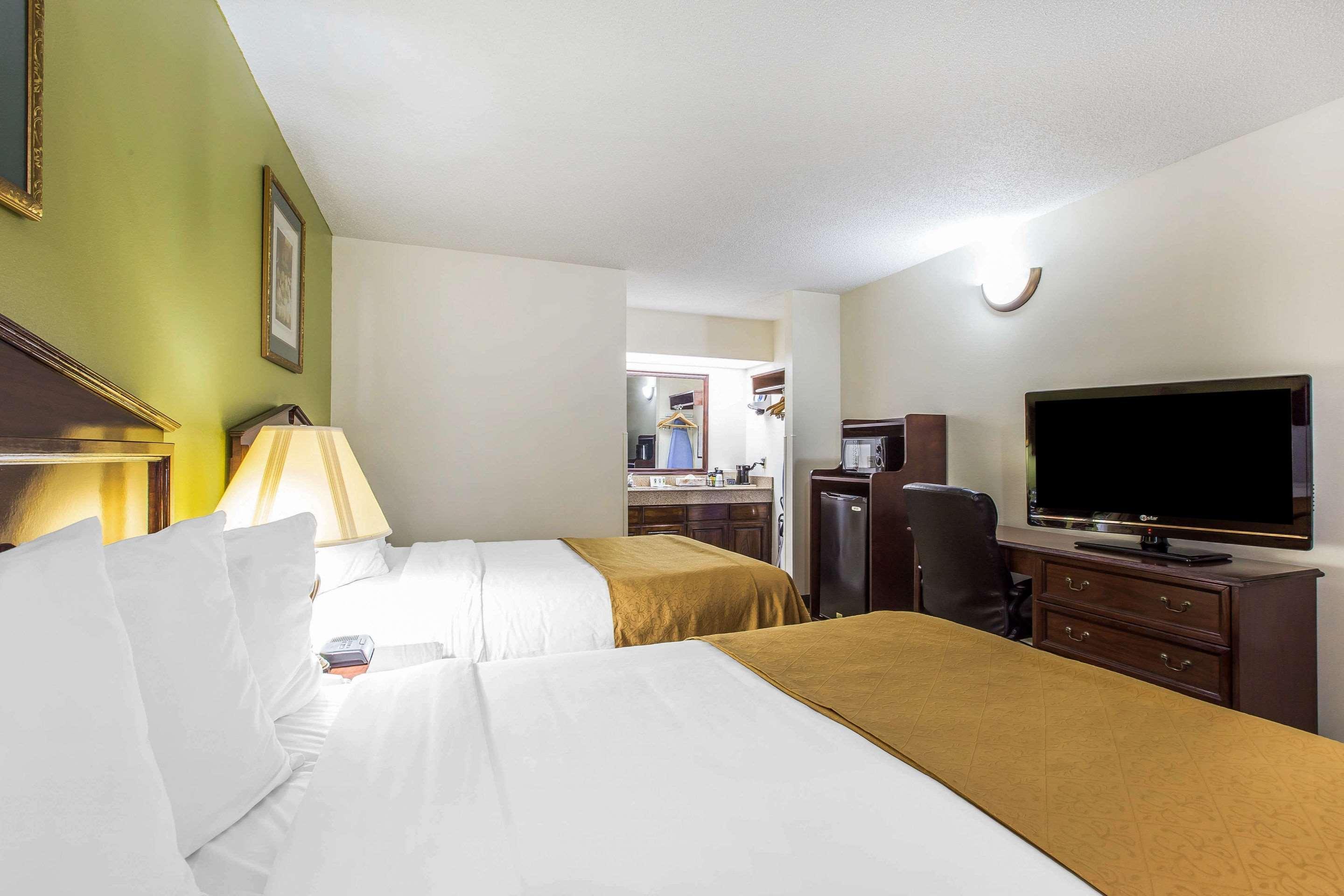 Quality Inn Eastman Exterior photo