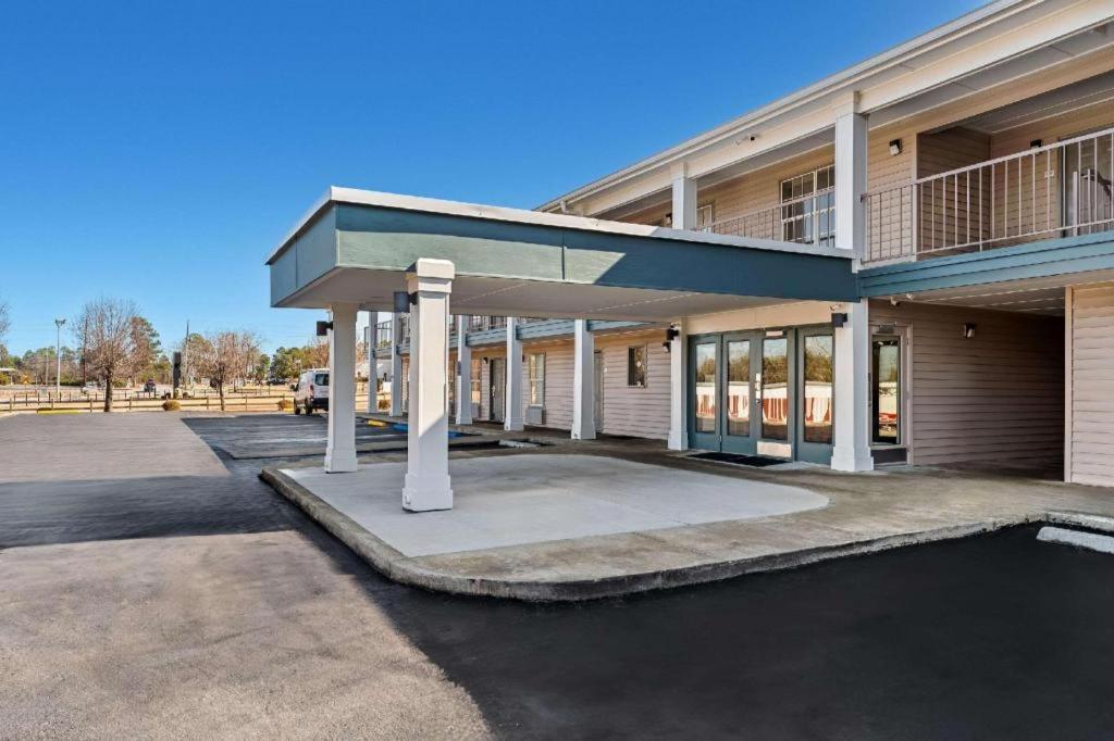 Quality Inn Eastman Exterior photo