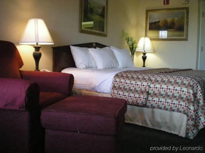 Quality Inn Eastman Exterior photo