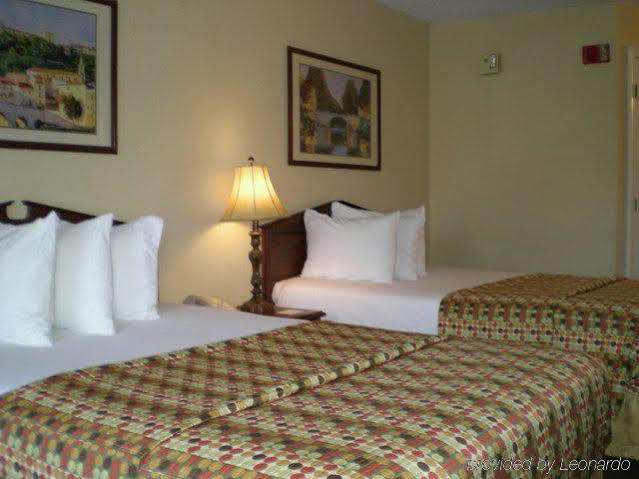 Quality Inn Eastman Exterior photo
